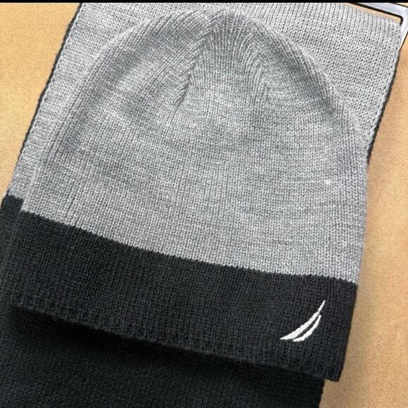 Nautica Men's Black and Grey Scarf-wraps - Picture 3 of 7